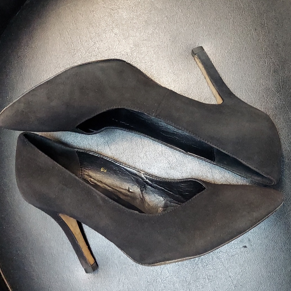 VANELI Black Suede Pumps Women's Size 8 - Picture 2 of 5